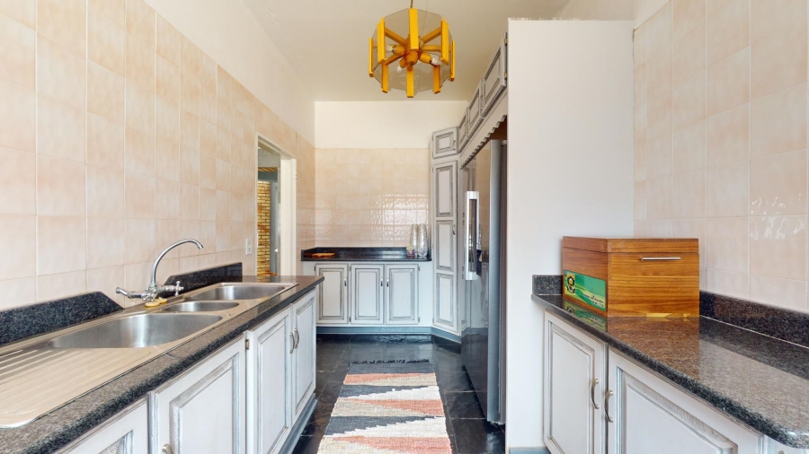 6 Bedroom Property for Sale in Van Der Hoff Park North West